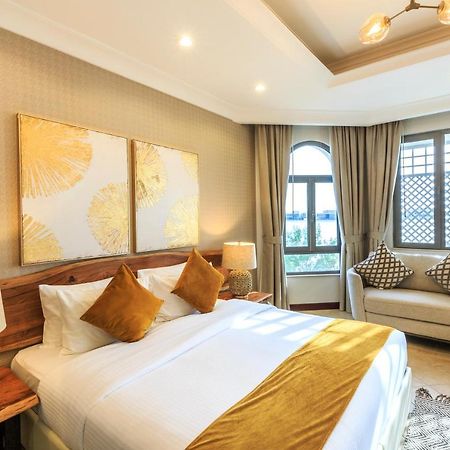 The S Holiday Homes - Stunning 5 Bedrooms Villa At The Palm Jumeirah With Private Beach And Pool Dubaï Extérieur photo